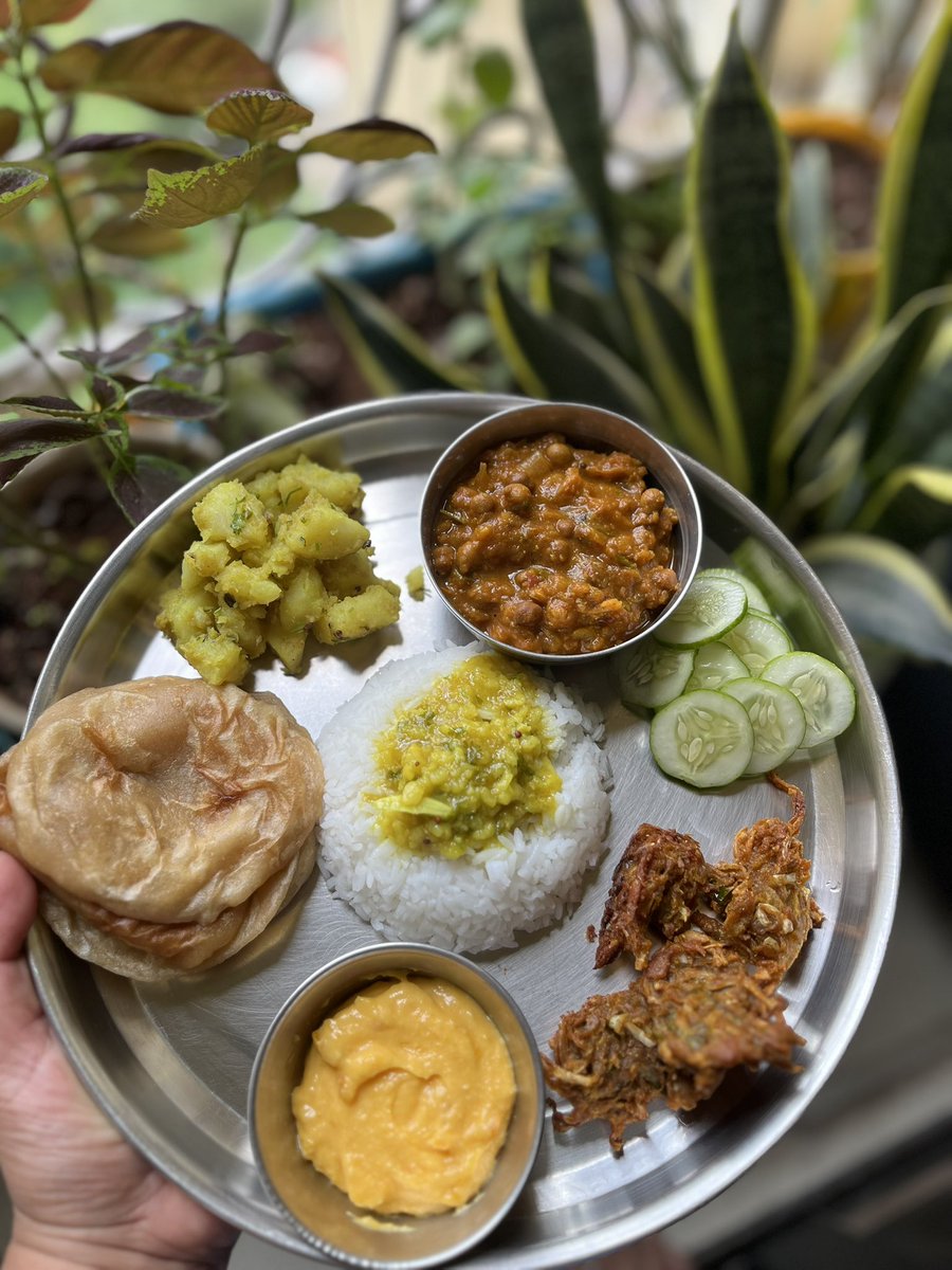 _presh_p's tweet photo. Festive thali first, power nap later. That’s my Dussehra balance😇 

Happy Dussehra🌼💫 https://t.co/RjOmOrja87