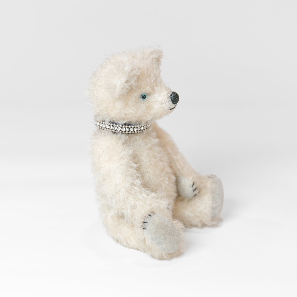 mintjulep_m's tweet photo. 『ごましお色のちびクマさん』
本日18時よりLintupuuさまにてお家探しが始まります。
https://t.co/ytrsiQmLjr
何卒よろしくお願いいたします😊
#テディベア #teddybear #クマ #Lintupuu #artistbear #ぬいぐるみ https://t.co/KEzwMVuYLp