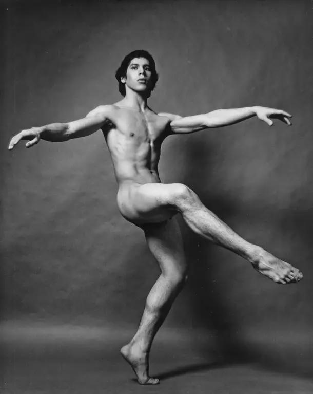 NorbertVra70146's tweet photo. Nude dancer Christopher Aponte photographed by Jack Mitchell - 1972. https://t.co/35BTeMr8xU
