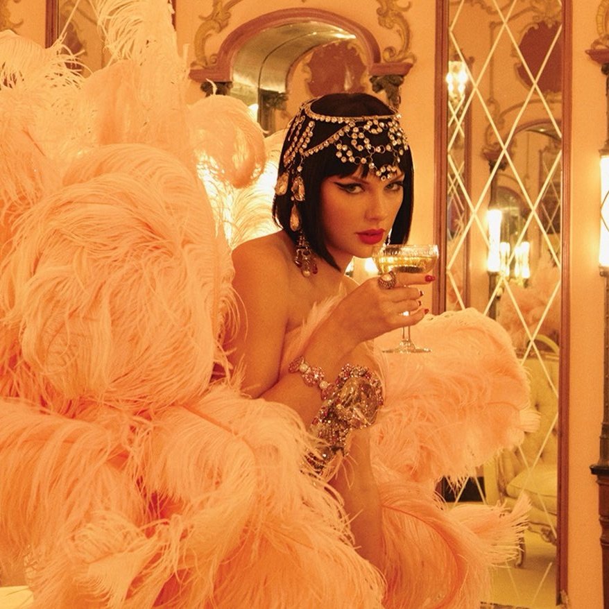 Agenda atualizada para a era ‘The Life of a Showgirl’. ❤️‍🔥

📌 2 de outubro — Último dia evento do Spotify (NYC)
📌 3 de outubro (05:00) — Álbum
📌 3 de outubro (08:00) — Capital Breakfast
📌 3 de outubro (08:15) — Heart Breakfast
📌 3 de outubro (22:40) — The Graham Norton Show