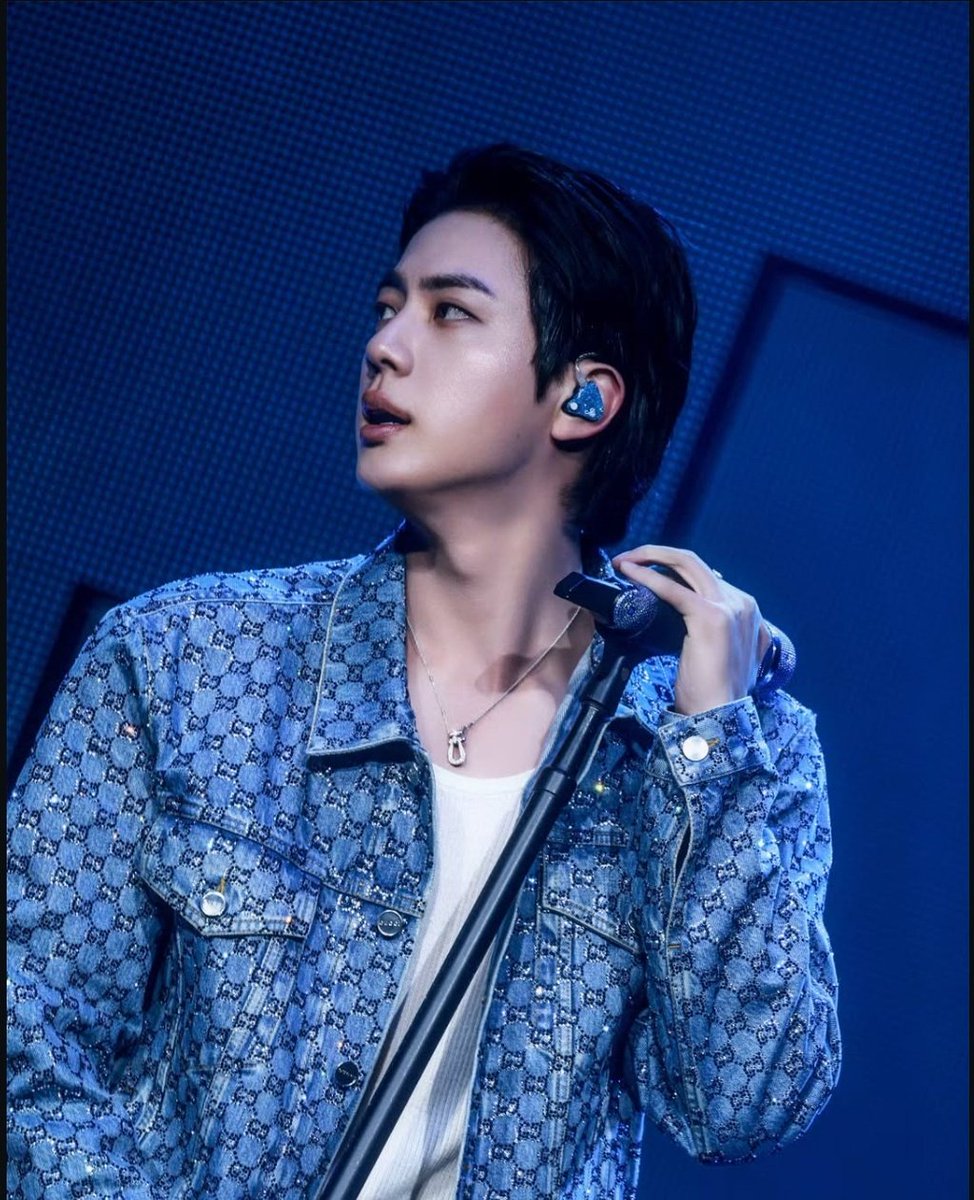 jinpopbase's tweet photo. #JIN is set to hold the ‘RUNSEOKJIN_EP.TOUR’ Encore at Incheon Munhak Main Stadium on October 31 &amp; November 1! 
With a massive 50,000 capacity https://t.co/kqBR3ifzxY