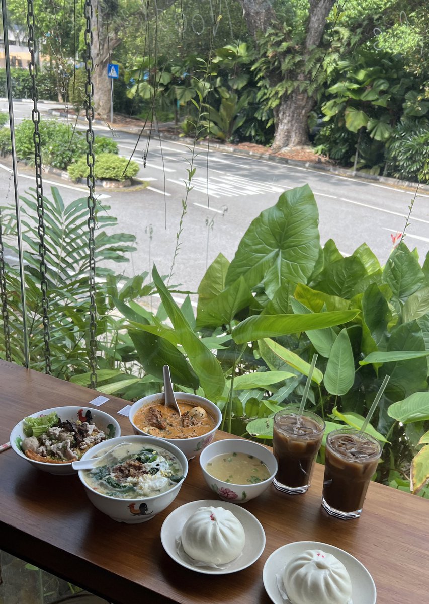 Skipping Token2049 for a lunch at botanical garden 👀