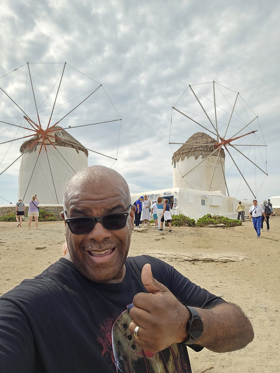 HorrorMiser63's tweet photo. @OmaTanja @TBGTNT @cazij @TheMarkETurner @katri_vesamaki @TathamSmith @northshorejoey @BFScreenwriter Enjoying my vacation! #WindmillsofMykonos https://t.co/EEozMRcB8Q