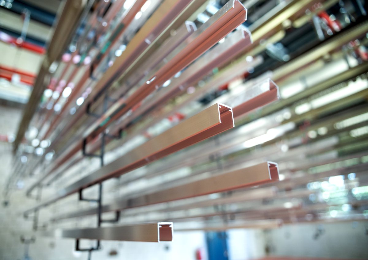 GriesserIB's tweet image. ✨ Éxito sostenible en Nenzing ✨
En nuestra fábrica de Griesser en Austria ya estamos muy cerca de cumplir un gran objetivo: producir toda la gama de contraventanas con aluminio ecológico.
#Guresser #aluminioecologico #controlsolar #arquitectura #sostenibilidad