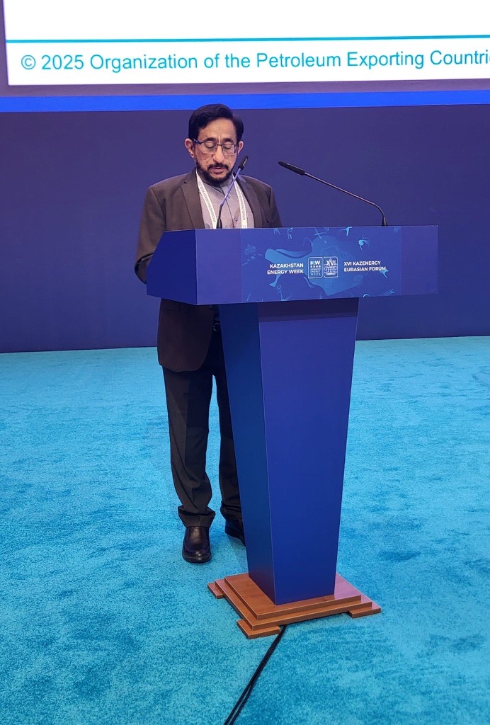 OPECSecretariat's tweet image. Experts from OPEC’s Research Division today presented the key findings from the ‘OPEC World Oil Outlook 2025’ to delegates at Kazakhstan Energy Week 2025 in Astana. This included a presentation and a follow up Q&A session.
The #OPEC team highlighted that this year’s #WOO sees…