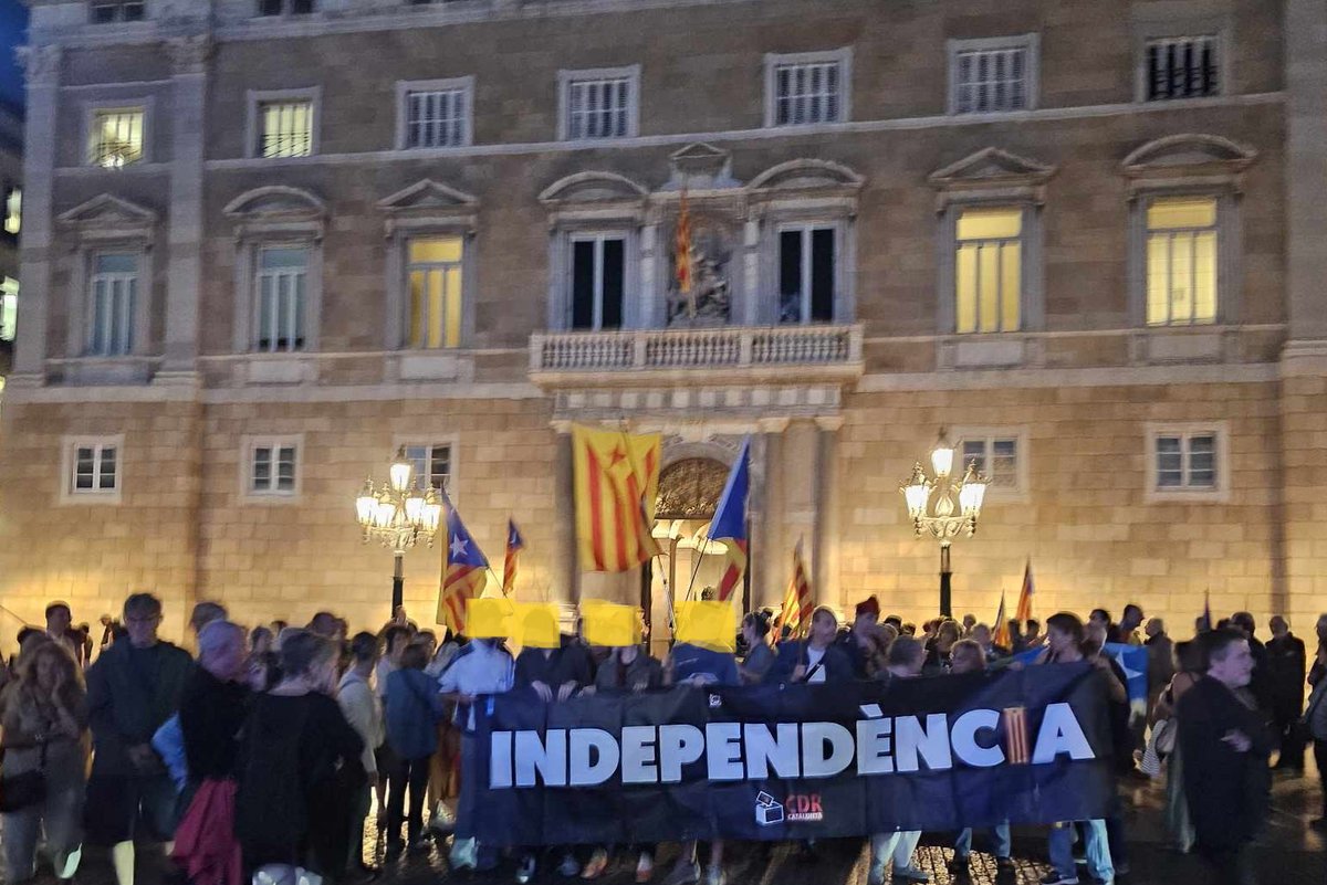 CDR Catalunya #RevoltaPopular 🔥 tweet media