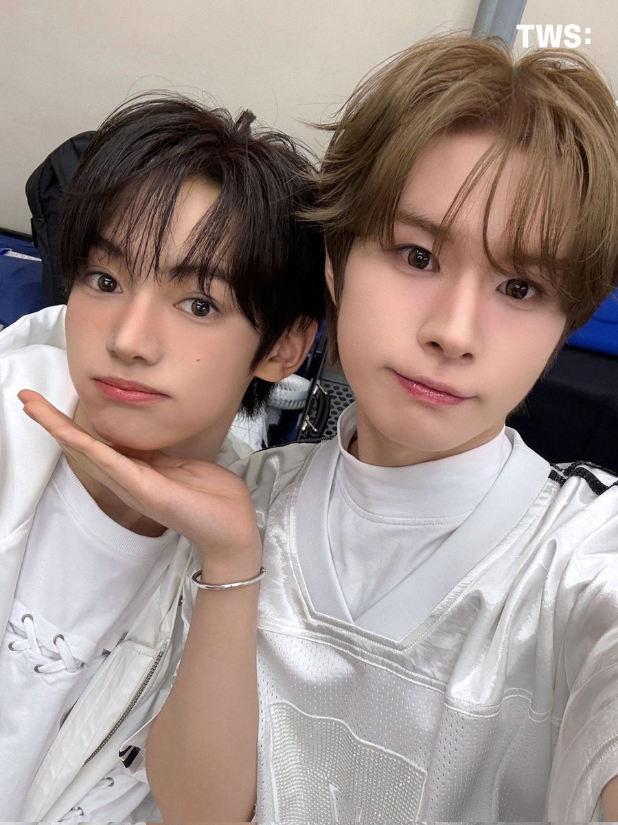 ringtells's tweet photo. kaenghanz au

"bintang yang menemukan kilaunya"
https://t.co/YbGJAiaa1N https://t.co/pJrLJLUwx2