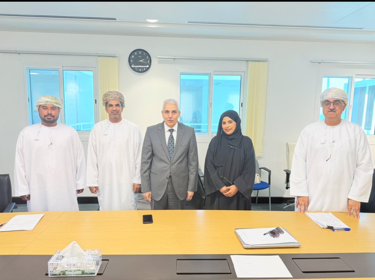 CAH_ASU_OM's tweet image. مناقشة رسالة الماجستير في تخصص الإدارة التربوية والموسومة بـ: "فاعلية التخطيط التربوي في تعزيز الأداء الوظيفي لدى الموظفين بالمديرية العامة للتربية والتعليم بمحافظة الوسطى في سلطنة عمان"، للطالب: سليمان علي البوسعيدي، إشراف د. أحمد الحضرمي (مشرفا رئيسا) د.راشد الحجري (مشرفا ثان).