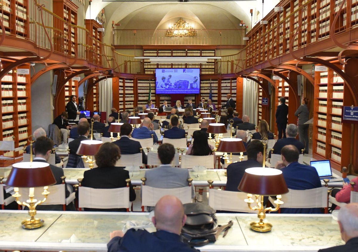 La Segretaria Generale della #Cisl #DanielaFumarola partecipa oggi a Roma presso la Sala del Refettorio di Palazzo San Macuto - Camera dei deputati - al Convegno : “Lavoratori e Imprese: la nuova frontiera della partecipazione” organizzato dalla Fondazione De Gasperi e dalla