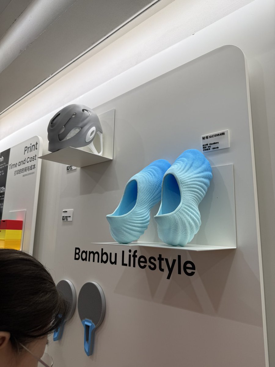 studyro's tweet image. 拓竹在深圳湾这家体验店有点屌，么想到 3D 打印的消费者教育可以这么做。