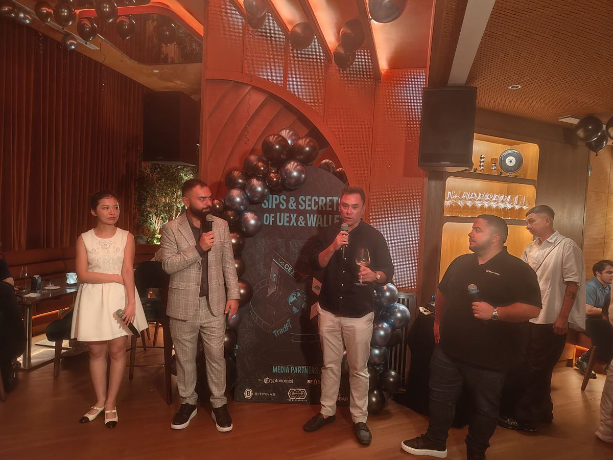 ForesightVen's tweet image. Still going strong on Day 2 in Singapore @token2049 ,@aliceL991 represents the team at key events and interviews, discussing the strategic vision of our latest Stablecoin Infrastructure Fund. 

Great to share the stage with -
@Aptos @TheStreet @RTB_io @BlockchainFF @bitgetglobal…