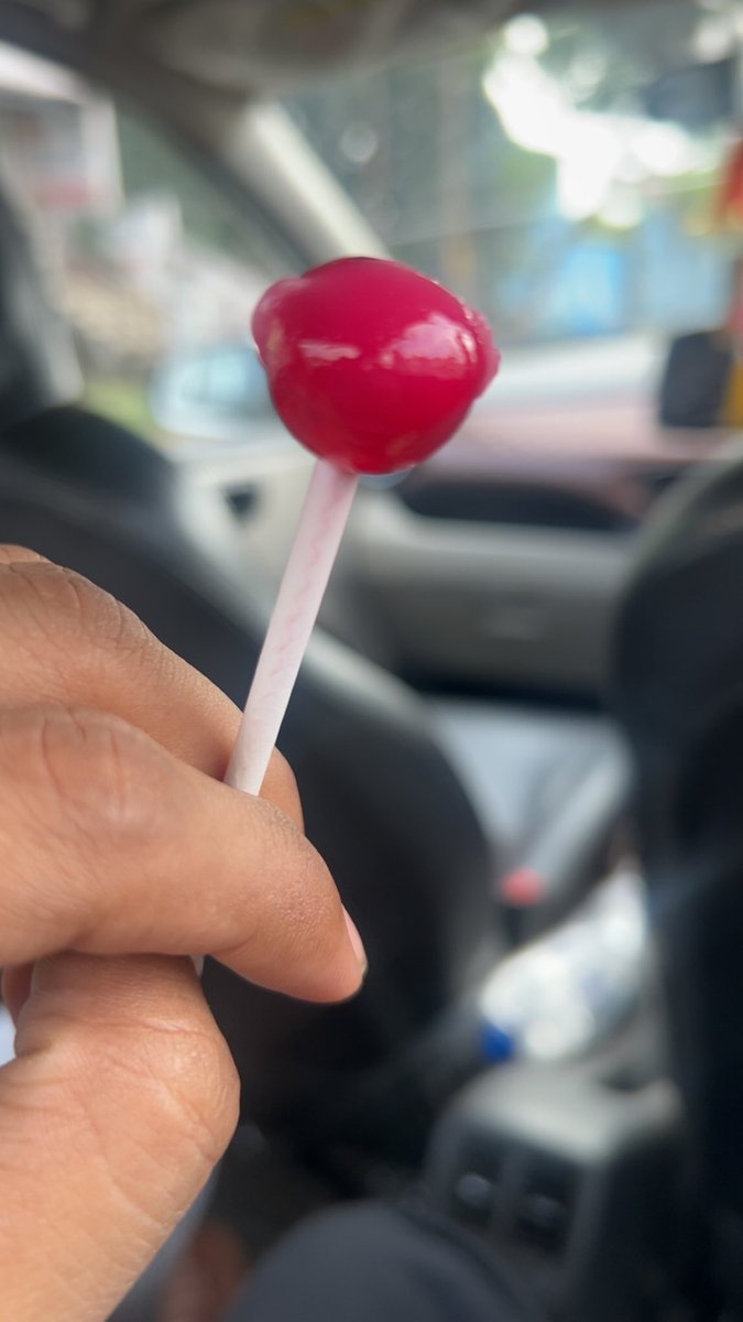 vacky_10's tweet photo. Chupa chups lollipop and cofsils should collab 🤝. @cofsils  @PVM_Official https://t.co/hCwF98wknC