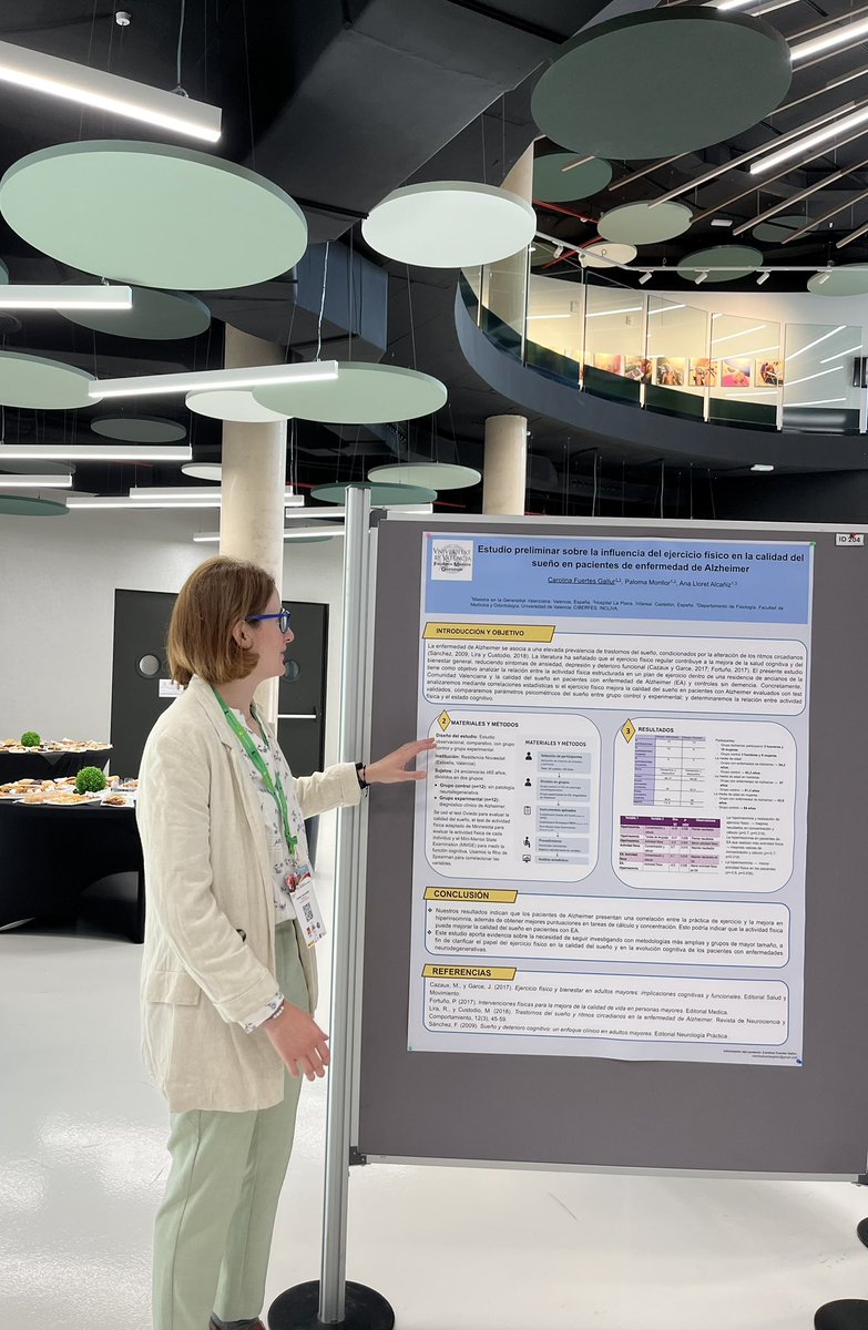 GallurCarolina's tweet photo. Hoy, estamos en el Congreso Asociación Española de las Ciencias del Deporte, en Elche, con el póster: “Estudio preliminar sobre la influencia del ejercicio físico en la calidad del sueño en pacientes con la enfermedad de Alzheimer”. https://t.co/DBNAiPZWuJ