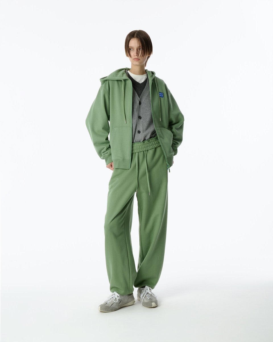 AderSignificant's tweet image. ADERERRORのSignificantから、シーズンレスな人気のSweat Set Collectionが登場。フーディー、スウェットシャツ、ジップアップ、スウェットパンツまで、日常からフォーマルまでさまざまにスタイリング可能です。詳しくは adererror.com をご覧ください。