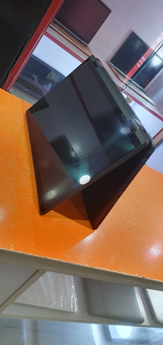Dell Latitude 7420
Intel core i7
16gb RAM 
512gb SSD 
11th Generation 
3.00GHz processor 
X360 convertible UltraSlim

Please help me RT 🧎♻️