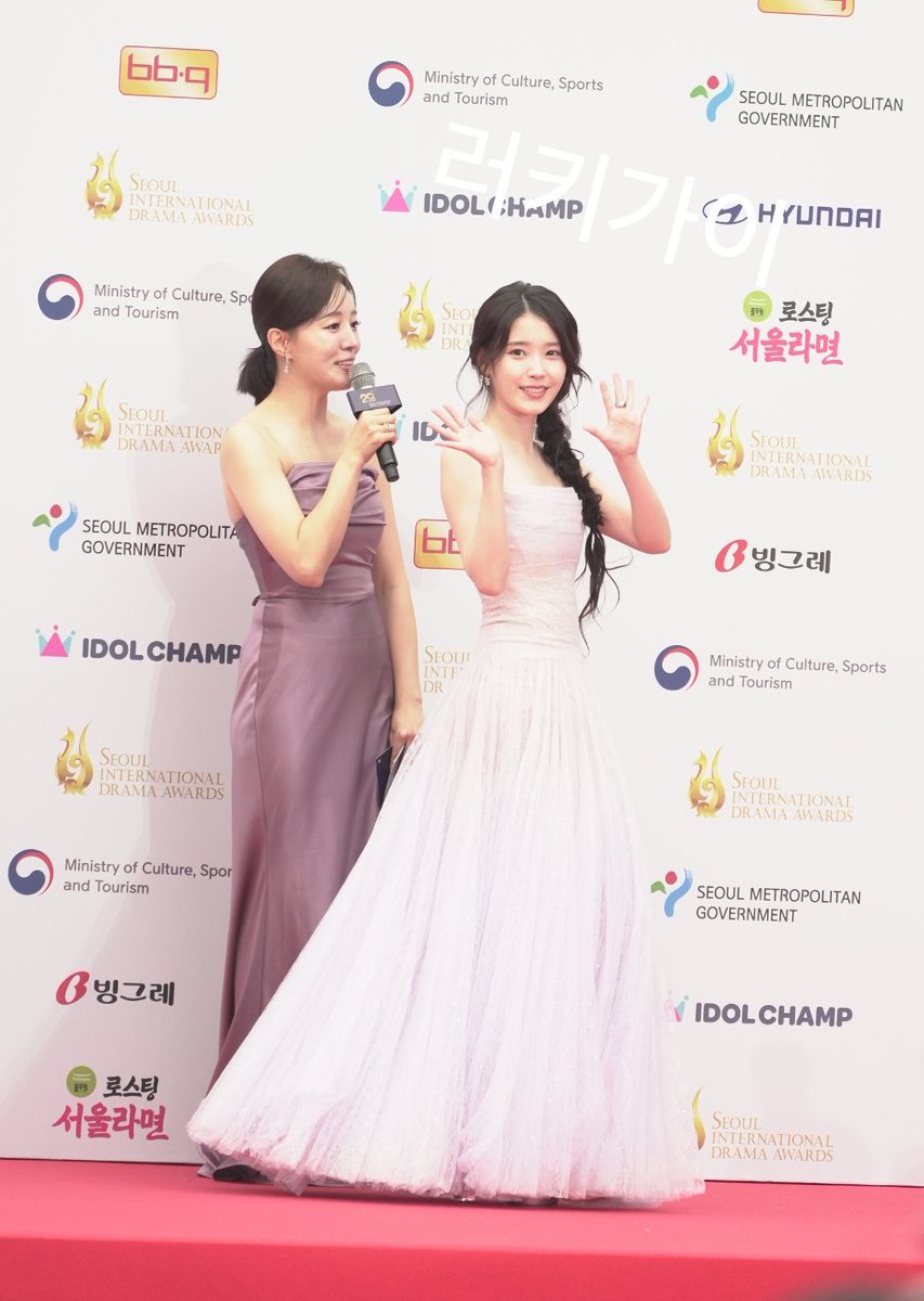 251002
 2025 서울 드라마 어워즈
 아이유 레카 프리뷰 by 러키가이. 멋진 배우 아이유 수상 축하해U. 오늘 넘 이쁘네U ^&amp;^ #아이유 #IU