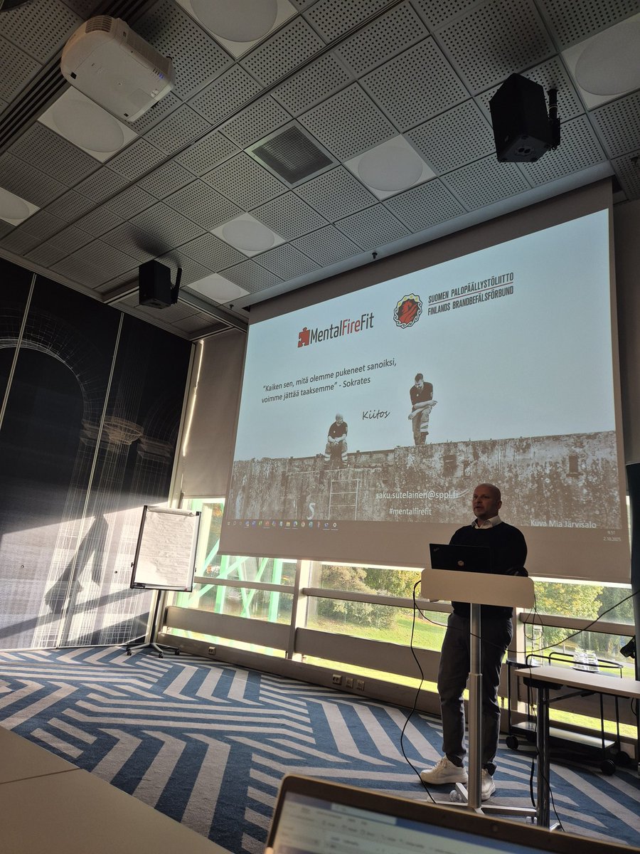 J0nTTi's tweet image. Riskiasumisen turvallisuusseminaarissa hyvin monipuolista ja tärkeää asiaa mm. työssä jaksamisesta. @SutelainenSaku #sppl #riskiasumisenturvalliuusseminaari