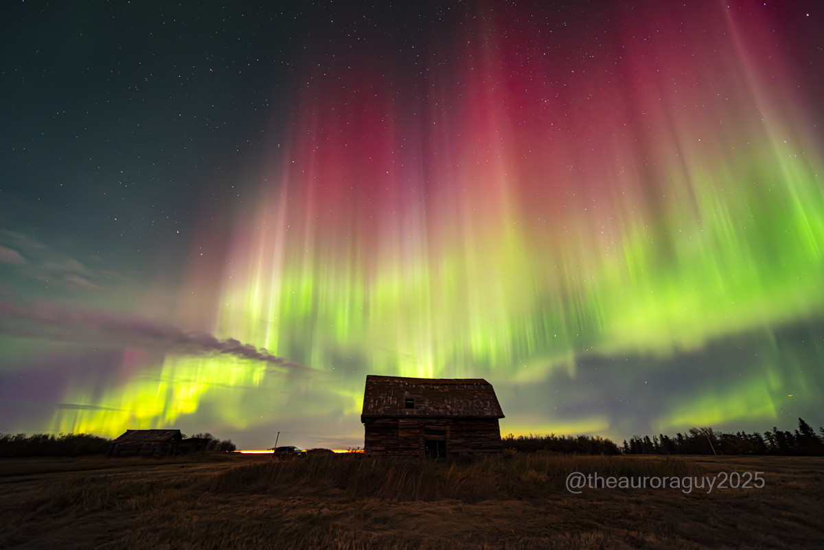 theauroraguy's tweet photo. Northeast of Calgary 20251002T0330Z
An absolutely amazing show that had the brightest N2 band that I have ever seen, followed up by the "Rainbow Aurora" that had ever colour of the rainbow.
#Aurora #Auroraborealis #northernlights
@NASAEarth #NASAJPL @NASASun
@AlbertaAurora @TweetAurora @nenecallas
@Magnetodawn @TamithaSkov
@RMcDonaldPhotos @abastrophile
@NoelBowman13 @TravelAlberta
@CBC @JAtanackov @swmcintosh
@JimWindweather @tracygregorash
@NikonUSA @NikonCanada
#substorm