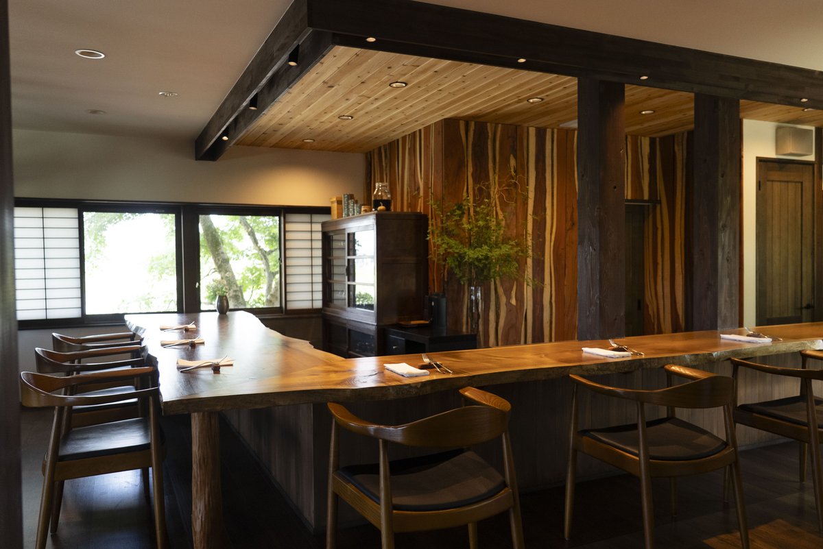 auto_reserve's tweet photo. 🧑‍🍳AutoReserve Magazine Interview👩‍🍳

世界に誇る日本の名店としてご紹介した『RESTAURANT UOZEN』。
店主の井上 和洋氏にお話を伺いました。

食材に「ストーリー」と���う付加価値が足されることで、そこに新たなおいしさが���まれると語る井上氏。
どのような想いで料理と向き合い、この道を歩んできたのか、その想いに迫りました。

✍️インタビュー記事全文はこちら
https://t.co/V1bhMpfxIE

📍レストラン詳細：
https://t.co/iSFxXUhyaj

#autoreserve #restaurantuozen #新潟 #三条市 #フレンチ