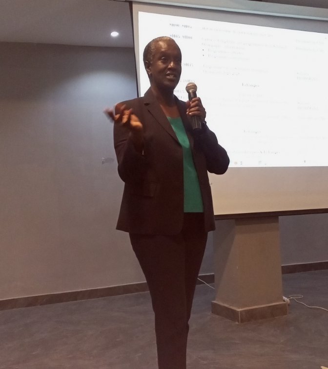 Elvisiradu's tweet photo. Lydia Nsekera, ministre des Sports et de la Culture, également présidente du CNO,annonce qu'aucun athlète ne pourra bénéficier d'une bourse olympique sans passer au préalable un examen médical pour évaluer son état de santé. https://t.co/U10eStxvmf