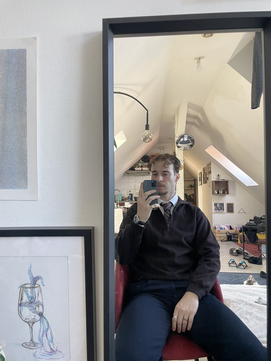 JJEPRT's tweet photo. @serialtwitteer Et en plus bien habillé le boug https://t.co/7pSmcq5oLD