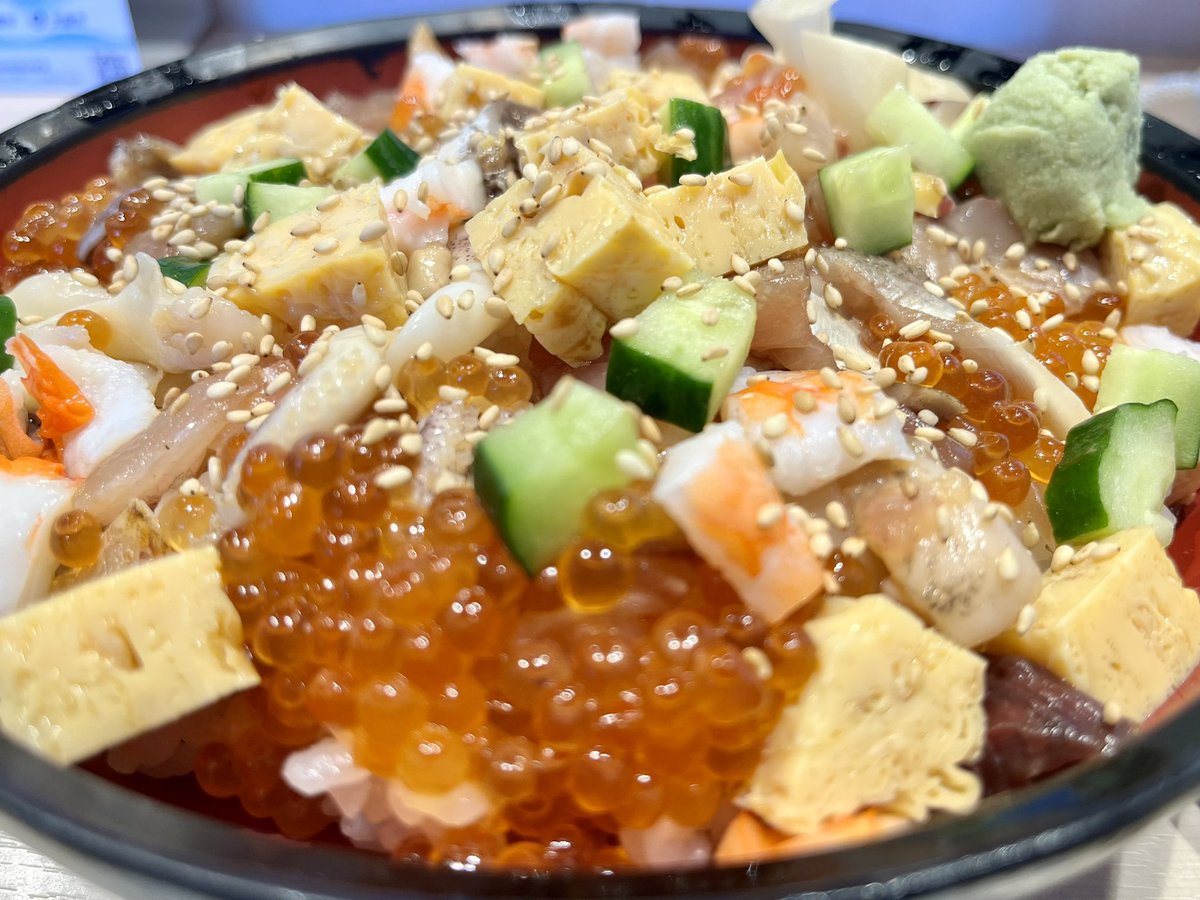 今日の昼ごはん
コレにシジミの味噌汁、蕎麦、和菓子がついて1300円