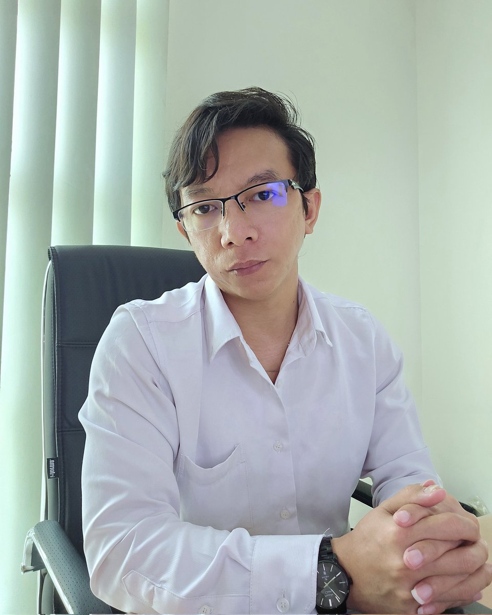 Coba tebak
CEO atau karyawan magang ?