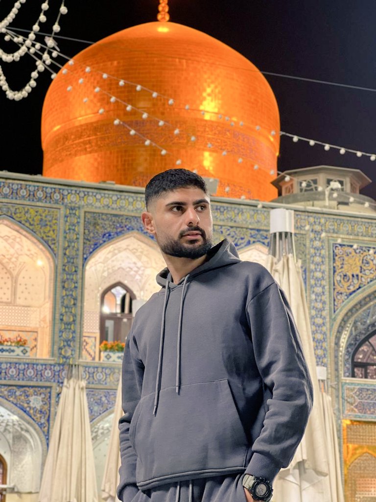 به کوی تو هر جا که پا میگذارم
همان جا دل خویش جا می‌گذارم
مبادا برانی که با صد امید
قدم در حریم شما می‌گذارم….
#فالوبک_تضمینی
#فالوبک_فوری
#فالوبک #فالو_بک 
#مشهد #امام_رضا
#پاییز #ایران