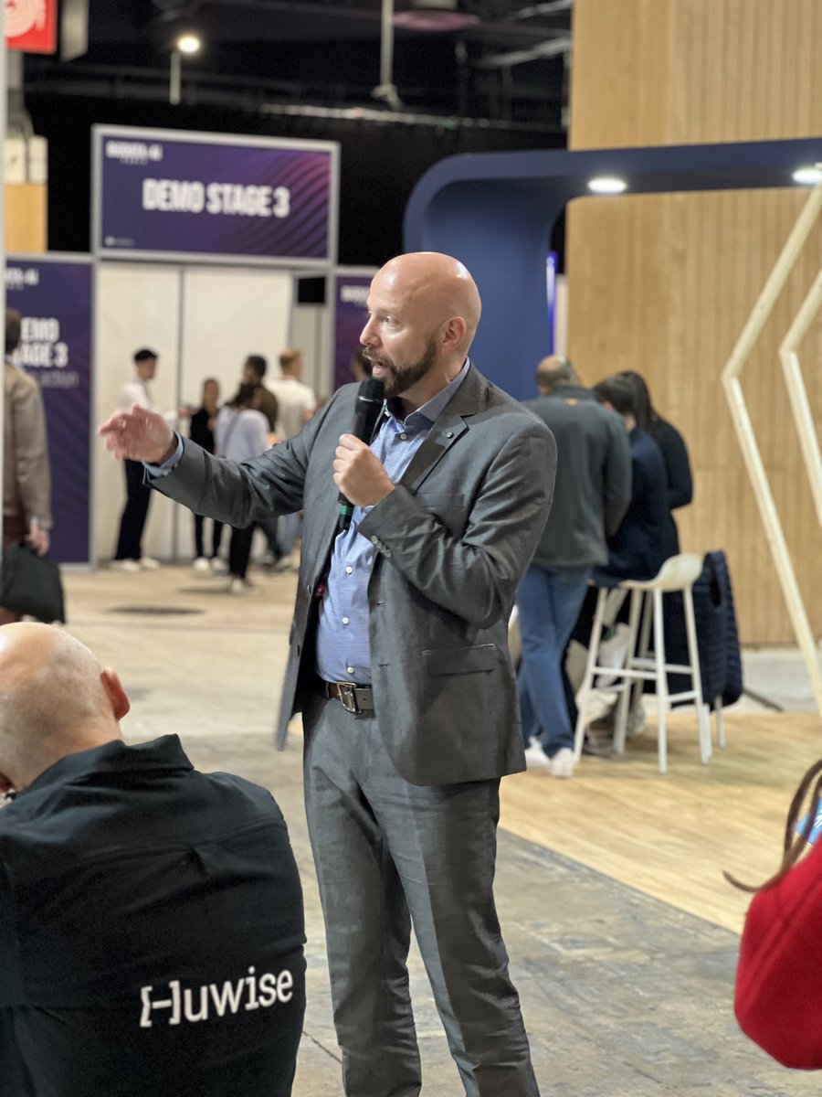 huwise_fr's tweet image. 🗣️ "Dans tous les métiers de la Ville de Paris il y a de la donnée, du small data stratégique au big data". 
👉 Patrick Pigache, #VilledeParis
@bigdataparis #BDAIP25