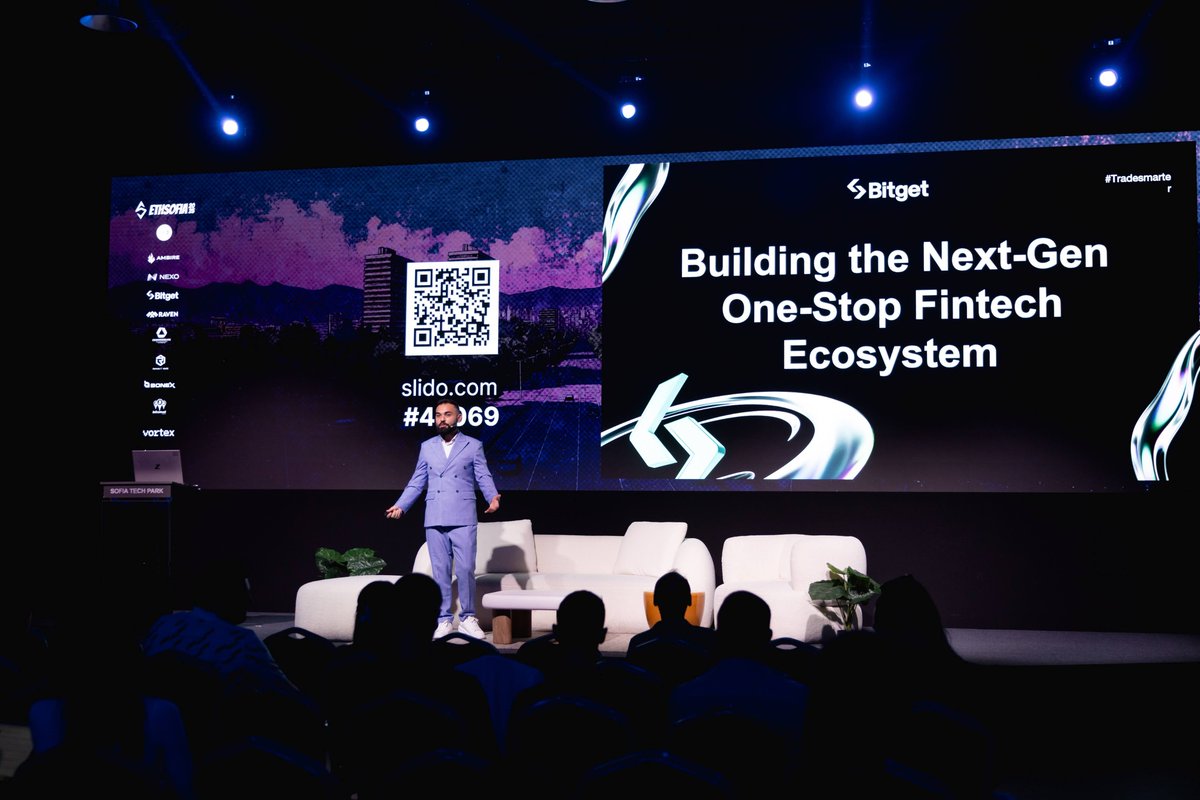 BitgetPL's tweet photo. Działo się na @ethsofiabg! 😱

COO @usithetalk przedstawił przyszłość #Bitget w inspirującym talku + panelu.

Na naszym stoisku roiło się od #BitgetxMotoGP merchu i niesamowitej energii społeczności 🔥

Przyszłość handlu krypto jest już tutaj! 🚀 https://t.co/zMkUMVdhJS