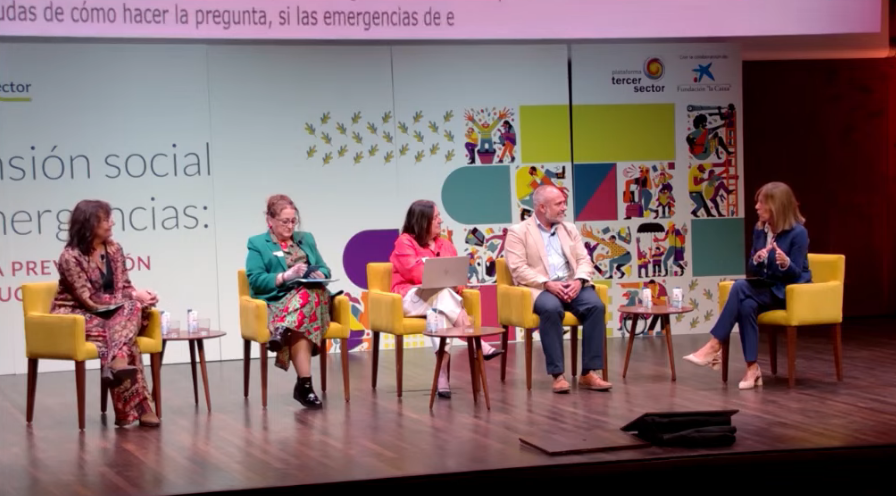 Plataforma del Tercer Sector (@plataforma3sect) on Twitter photo 🟡Da comienzo la primera mesa redonda del #CongresoTercerSector sobre «Emergencias y vulnerabilidad social»
Participan
💠<a href="/ruiz_gaitan/">Javier Ruiz Gaitan</a>, pdte. <a href="/CoordiONGD/">La Coordinadora✳️</a>
💠Isabel Bazaga, dir. Máster Gestión de Seguridad, Crisis y Emergencias <a href="/urjc/">URJC</a>
💠<a href="/lolafernandezr/">Lola Fernandez</a>, VP <a href="/EAPNes/">EAPN España</a> y pdta. 🟡Da comienzo la primera mesa redonda del #CongresoTercerSector sobre «Emergencias y vulnerabilidad social»
Participan
💠<a href="/ruiz_gaitan/">Javier Ruiz Gaitan</a>, pdte. <a href="/CoordiONGD/">La Coordinadora✳️</a>
💠Isabel Bazaga, dir. Máster Gestión de Seguridad, Crisis y Emergencias <a href="/urjc/">URJC</a>
💠<a href="/lolafernandezr/">Lola Fernandez</a>, VP <a href="/EAPNes/">EAPN España</a> y pdta.