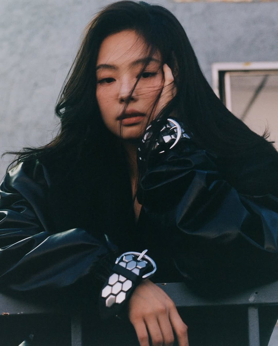 sonymusicph's tweet photo. @jennierubyjane for @CRFASHIONBOOK ❤️

#JENNIE #제니 #CRFashionBook #OA https://t.co/RekUlaWcxZ