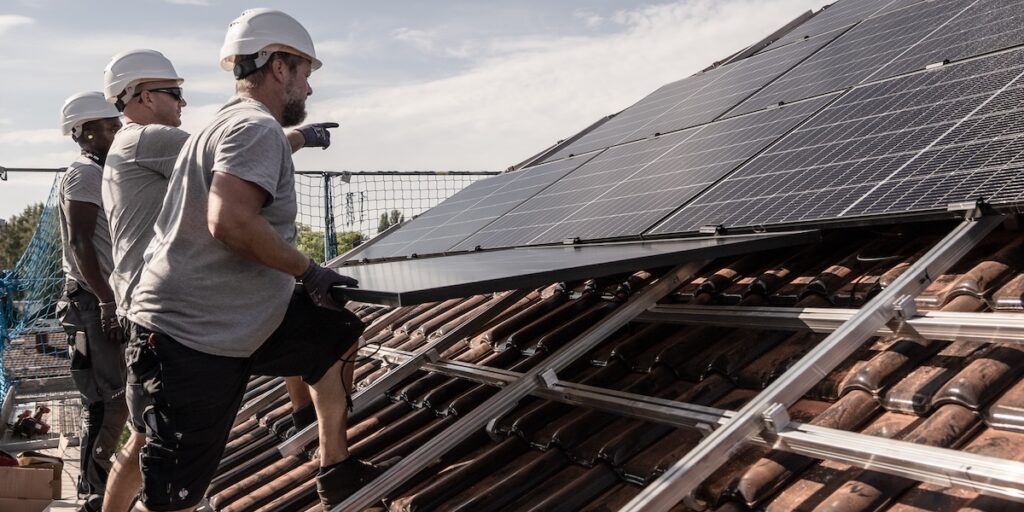 Sollit übernimmt Zolar: Der niederländische Anbieter einer Vertriebs-, Projektplanungs- und Service-Softwareplattform für Photovoltaik, Batteriesysteme, Wärmepumpen und Ladeinfrastruktur und das Berliner… dlvr.it/TNQXgV #Photovoltaik #ErneuerbareEnergien #Solarenergie