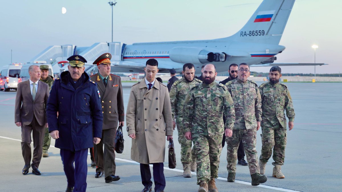 QUSAY_NOOR_'s tweet image. An official delegation from the #Syrian Ministry of #Defense, headed by #Chief of the General Staff Major General Ali Al-Na’ssan, arrived in the #Russian capital, Moscow, where he was received by #Russian Deputy Minister of Defense Yunus-Bek Yevkurov. This visit comes within the