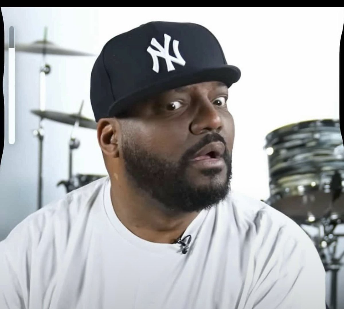 Yooooo Dropped late night but it’s up UY SCUTI popular song reactions out now no way we were sitting through an entire album of shit 💩😂😂

youtu.be/4lgqHFzc-hM?si…