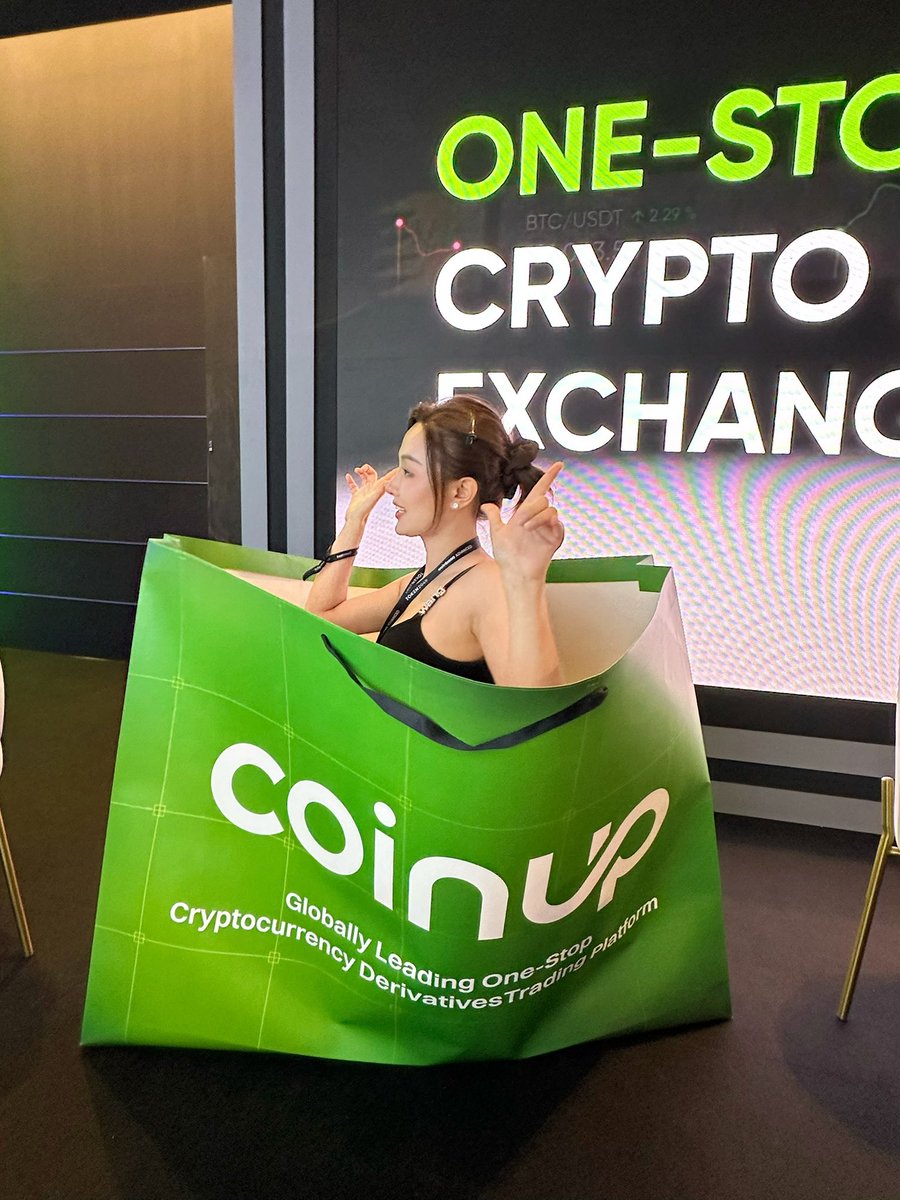 带你逛#token2049
打卡<a href="/CoinUpOfficials/">CoinUp.io</a> 
跟女神<a href="/Queenie_CoinUp/">Queenie</a> 
拍拍拍❤️