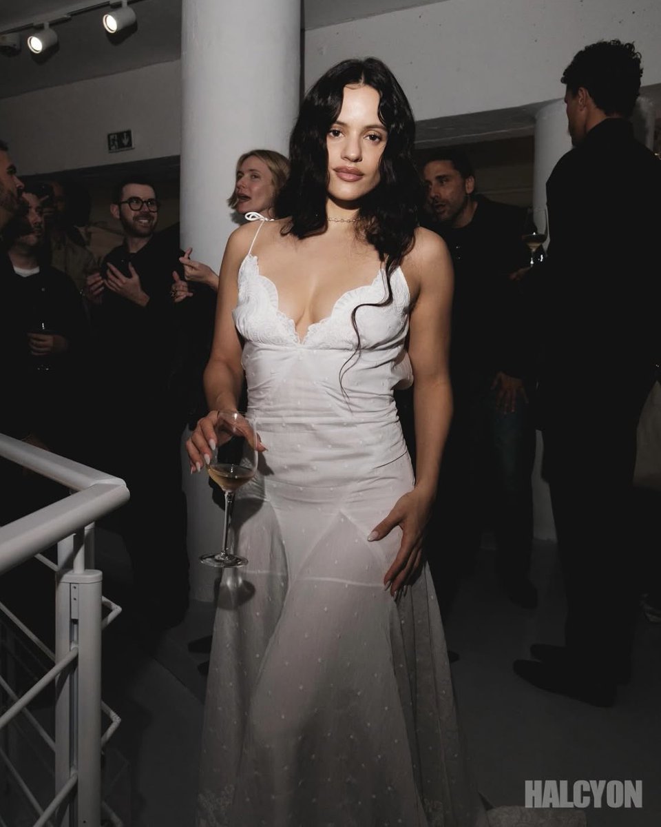 🤍<a href="/rosalia/">R O S A L Í A</a>