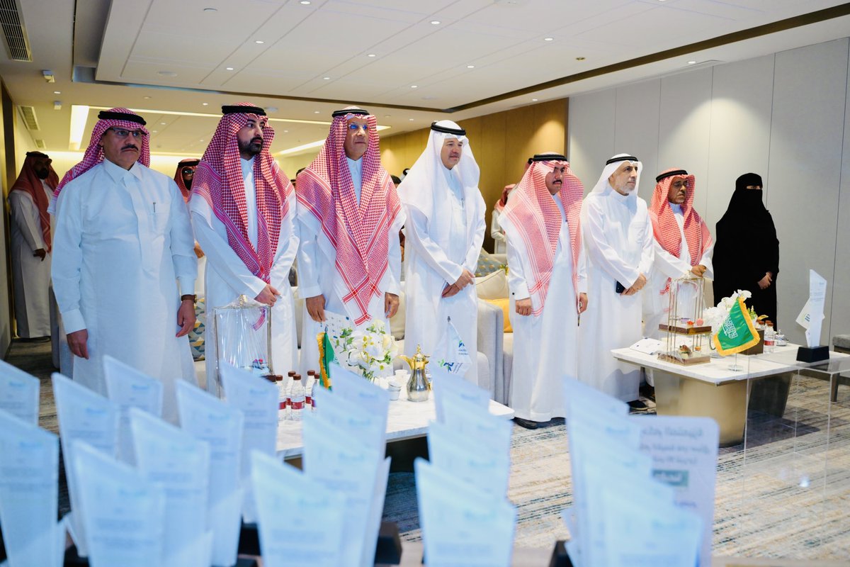 AWARA_KSA's tweet photo. شهدت #الأحساء عدداً من السباقات الرياضية ضمن احتفالات #اليوم_الوطني_السعودي95 
اختتم الحفل مساء الأربعاء بحضور سعادة رئيس وأعضاء مجلس إدارة الجمعية و اللجنة السعودية لرياضة الأساتذه و ممثلي الجهات المشاركة والداعمة والمتأهلين من السباقات .

#جمعية_المشي_والجري_بالاحساء  تواصل تقدمها..لحياة أكثر نشاط 🔝
#المدن_الصحيه #عزنا_بطبعنا 
@ksamastersSCSM