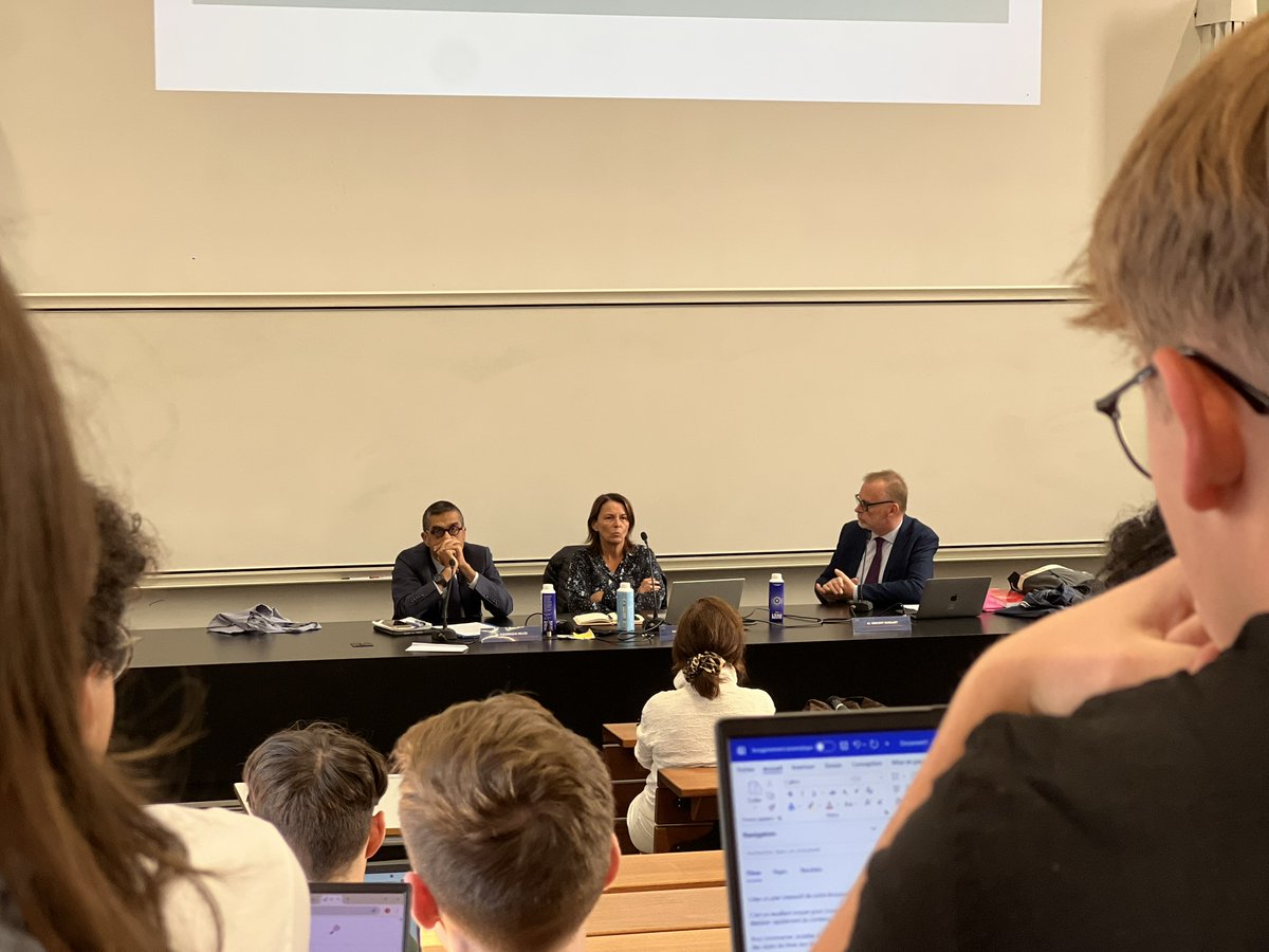 École de droit de Toulouse (@ecoledroittlse) on Twitter photo ⚖️ En pleine conférence-débat sur la responsabilité financière des gestionnaires publics avec Mme Françoise Falga, M. <a href="/VincentDUSSART1/">Vincent DUSSART</a> et M. Dominique Gilles.
#NuitduDroit #EcoledeDroitdeToulouse ⚖️ En pleine conférence-débat sur la responsabilité financière des gestionnaires publics avec Mme Françoise Falga, M. <a href="/VincentDUSSART1/">Vincent DUSSART</a> et M. Dominique Gilles.
#NuitduDroit #EcoledeDroitdeToulouse