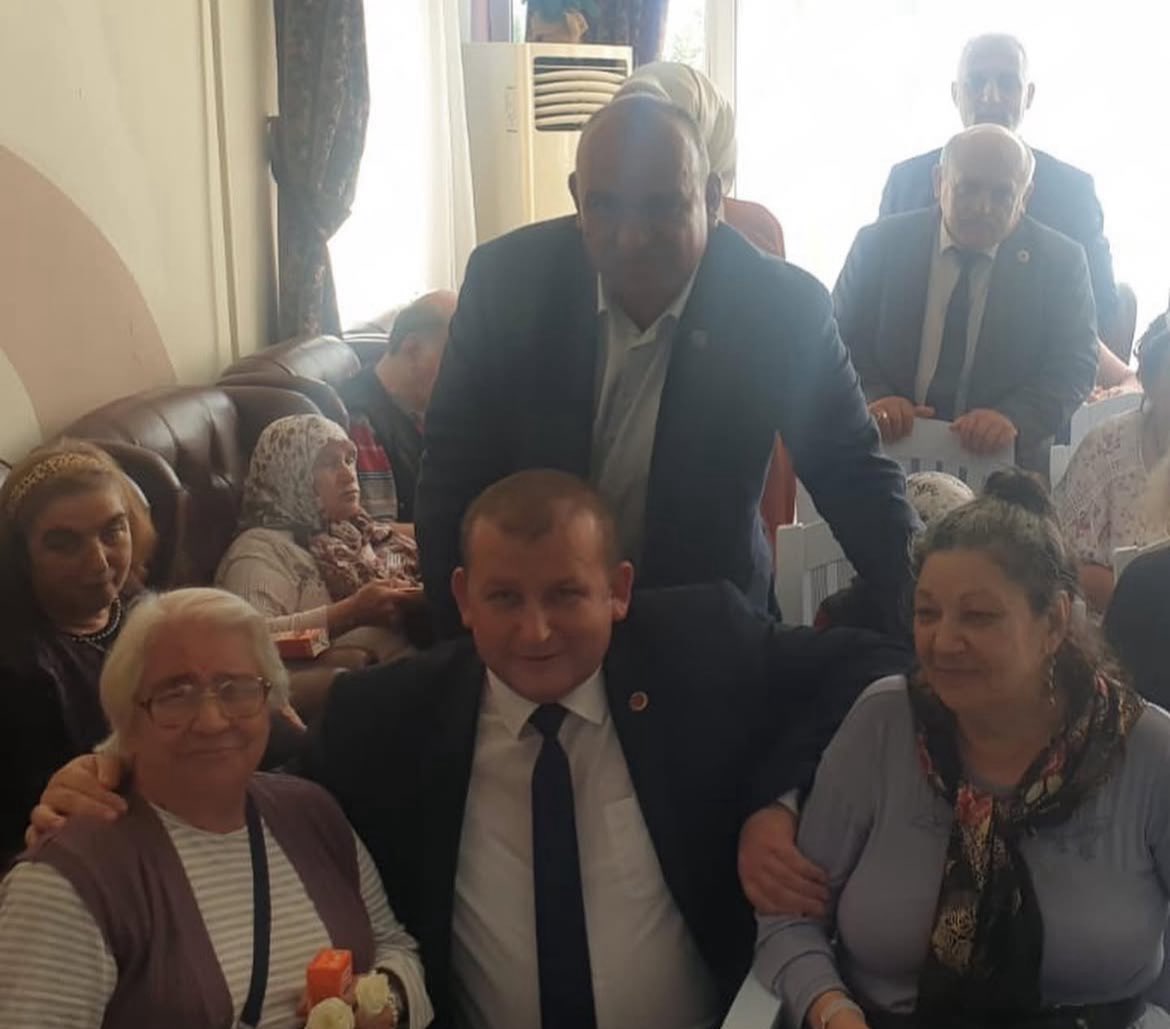 Kıymetli Büyüklerimizin #1EkimDünyaYaşlılarGünü ‘nü kutluyor, sağlık ve huzurlu nice yaşlar diliyorum