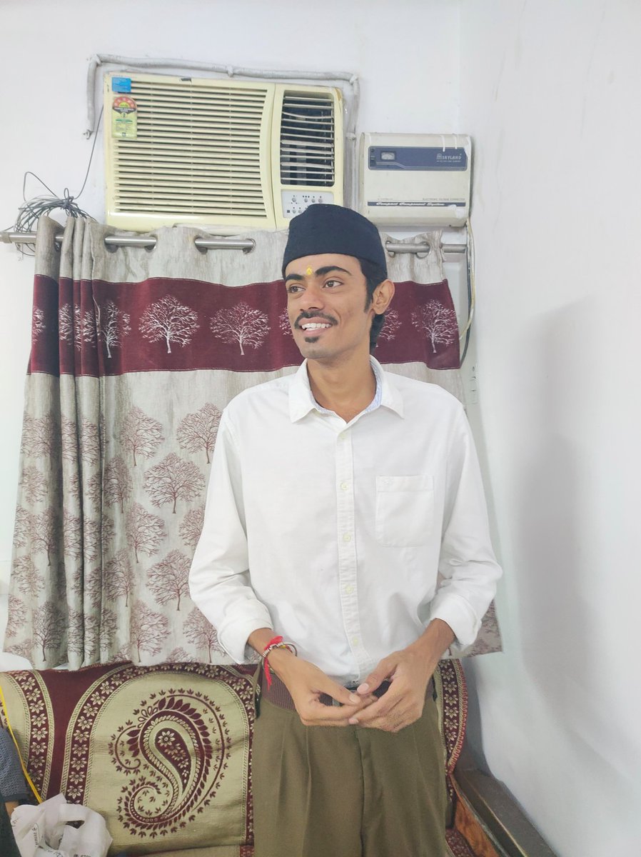 सेवा के सौ वर्ष,
समर्पण के सौ वर्ष,
अनुशासन के सौ वर्ष,
त्याग के सौ वर्ष ।
ध्येयनिष्ठा के सौ वर्ष ,
कर्तव्यपरायणता के सौ वर्ष ,
साधना के सौ वर्ष,
माँ भारती की आराधना के सौ वर्ष ।।दे

चरैवेति-चरैवेति…….
 
 #RSS100Years #RSS #RSS100