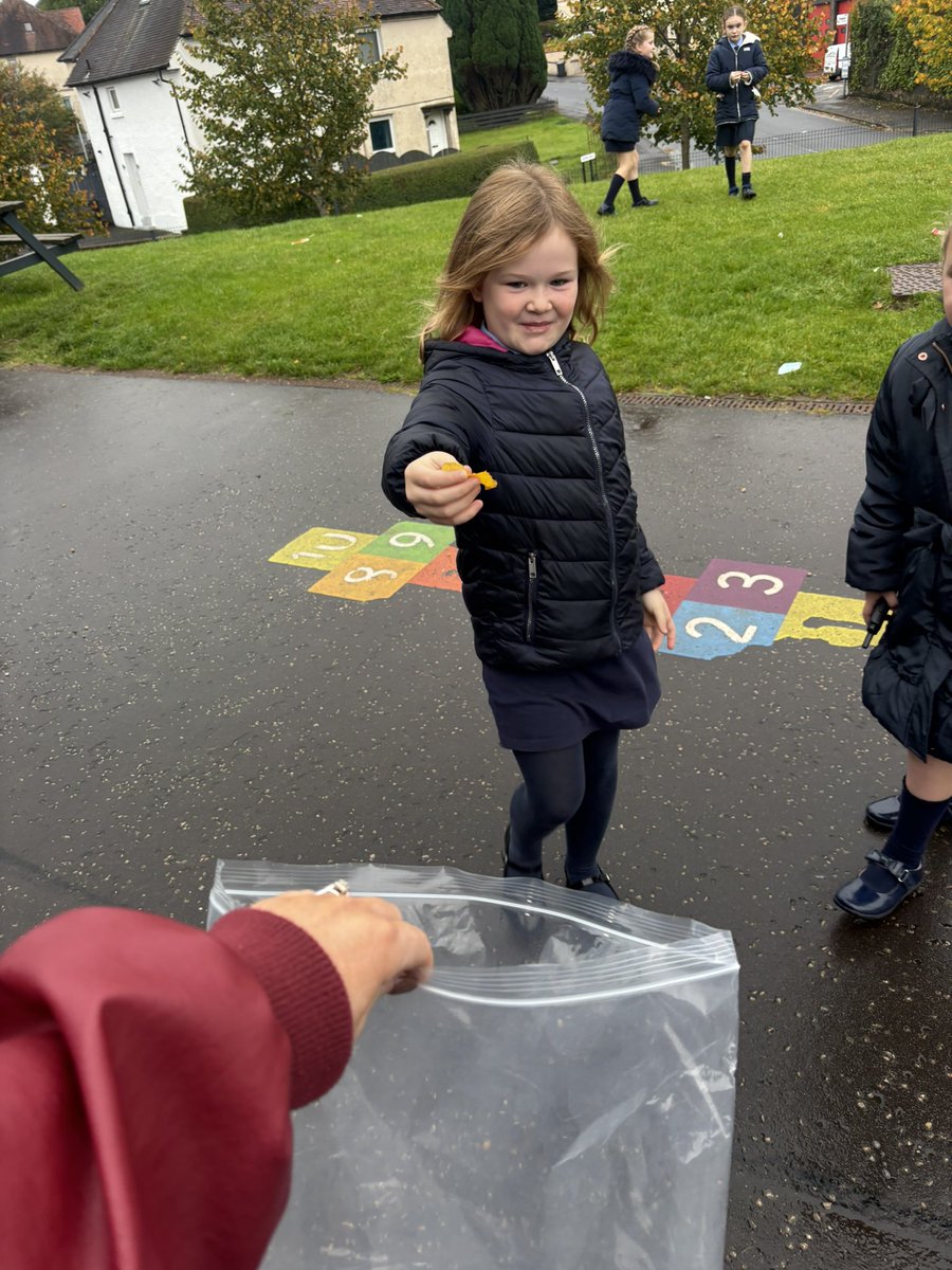 Mrs Maxwell tweet media