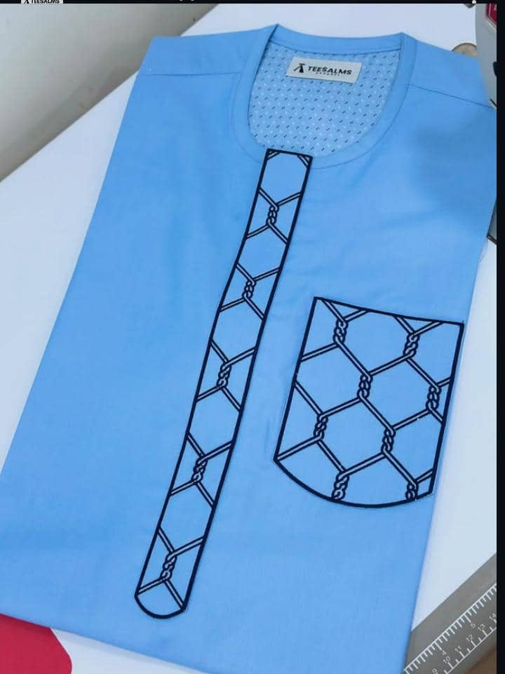 Step into the spotlight with a kaftan designed for pure grace ❤️.

Perfect for weddings, resort evenings, or any moment that demands a touch of unforgettable glamour ✌️🔥

Available on pre order 👉 
Each frame is 40k.
 Nationwide delivery 🚚 
location:Abeokuta .
Kindly repost.🙏