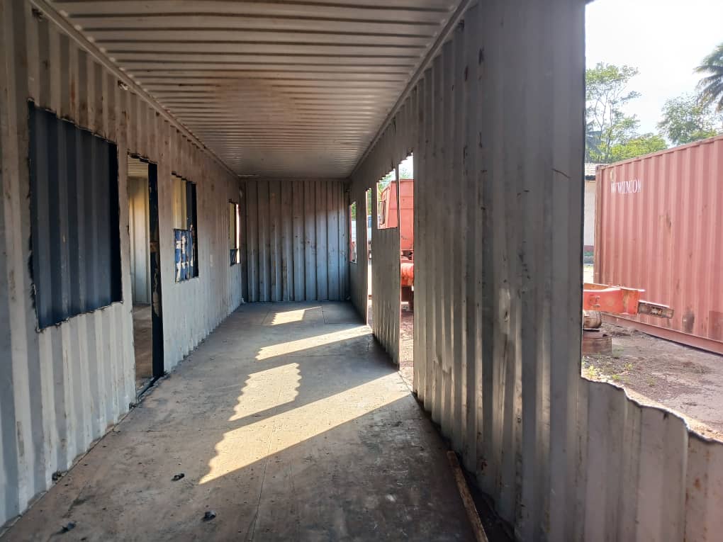 Chequeamos en el día de ayer en #MoaPrimeraPorElTrabajo el avance en el proyecto de las viviendas a partir de los contenedores. El constructor ECI 3 con la colaboración de empresas del #Níquel trabajan en las dos primeras viviendas.
<a href="/AsambleaMoa/">Asamblea Municipal Poder Popular MOA</a> 
<a href="/ManolihaHolguin/">Manuel F Hernández Aguilera</a> 
<a href="/QueipoRuiz/">Joel Queipo Ruíz</a>