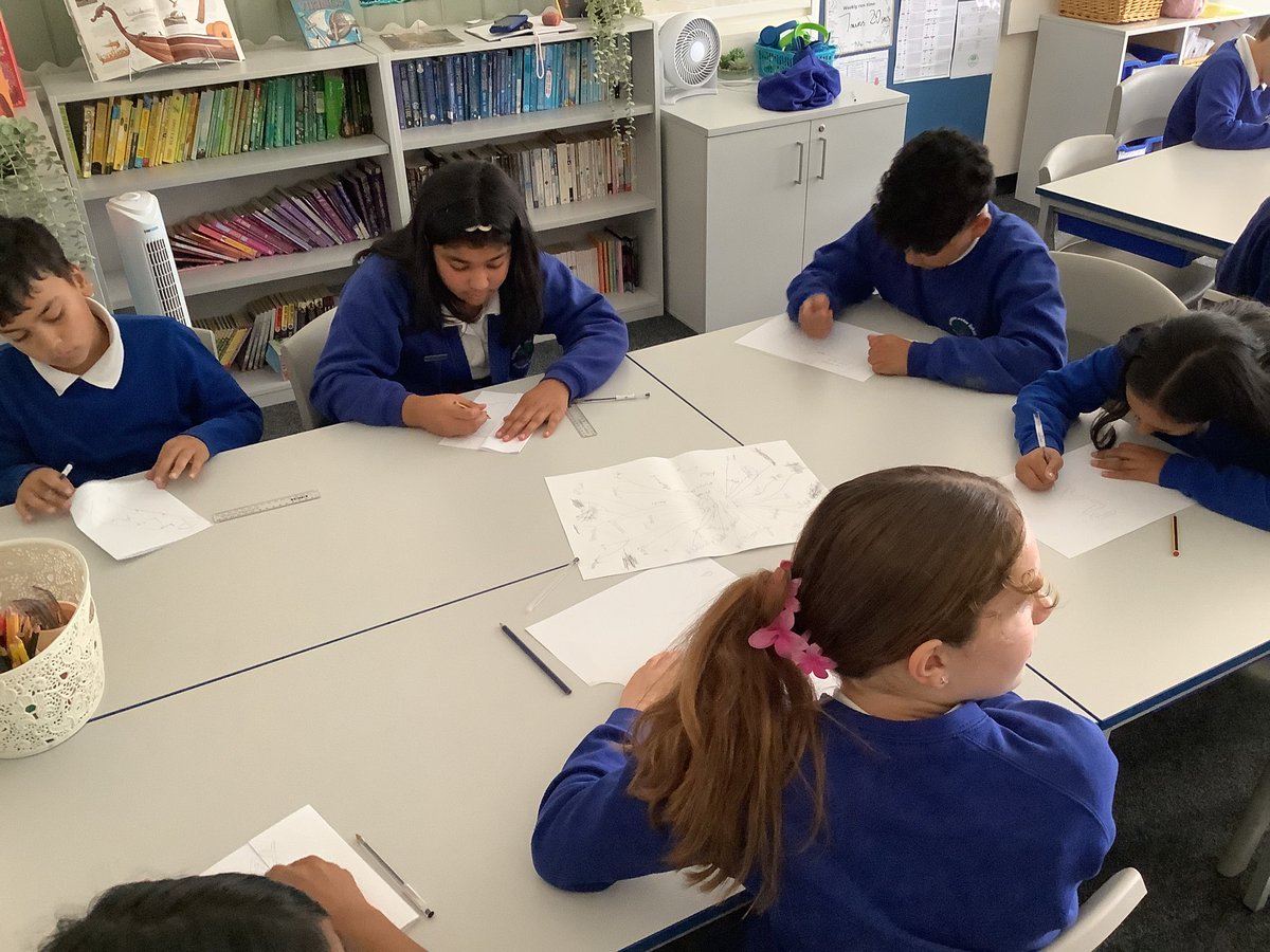 ReinwoodJuniors's tweet image. #RJS6G are writing some poems based on the word ‘Play’ for #nationalpoetryday whilst watching some of our favourite Michael Rosen nonsense poems 📚 ✏️ 

#RJSReading
#RJSEnglish