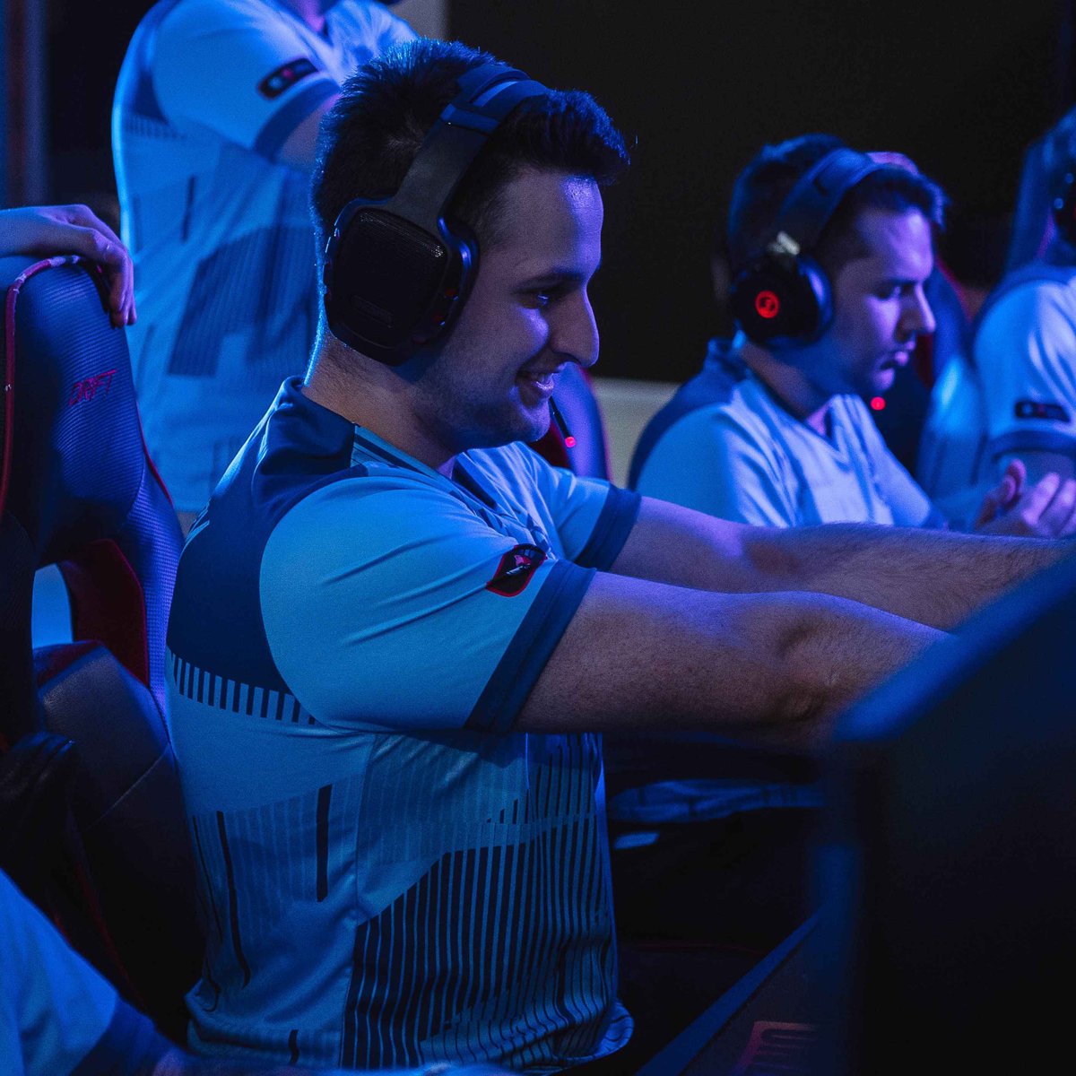 Hello everyone,
As my year  with <a href="/LUAGaming_/">LUA Gaming</a>  has ended, I will be LFT for 2026;
I am still very motivated and will not stop until trying until I fulfill my goal.

Peak elo this season: 1353lp
4th place LVP spring (best place this year)
3x Challenger (photo in comments)

Vods