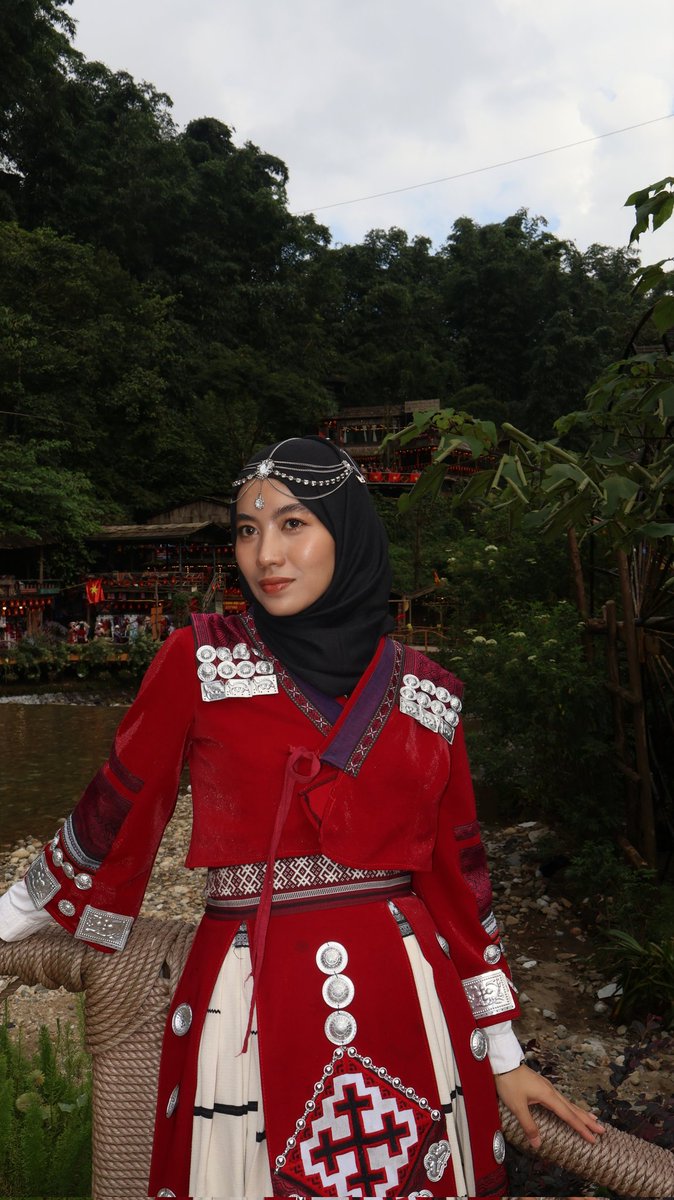 neppuya's tweet photo. Destinasi yg wajib dikunjungi kalau kalian ke Sa Pa, Vietnam yaitu Cat Cat Village 🇻🇳

Culture tradisionalnya masih melekat banget jadi  waktu sampai sana sangat amaze 🥹🫶 https://t.co/C2WqPqcHLA