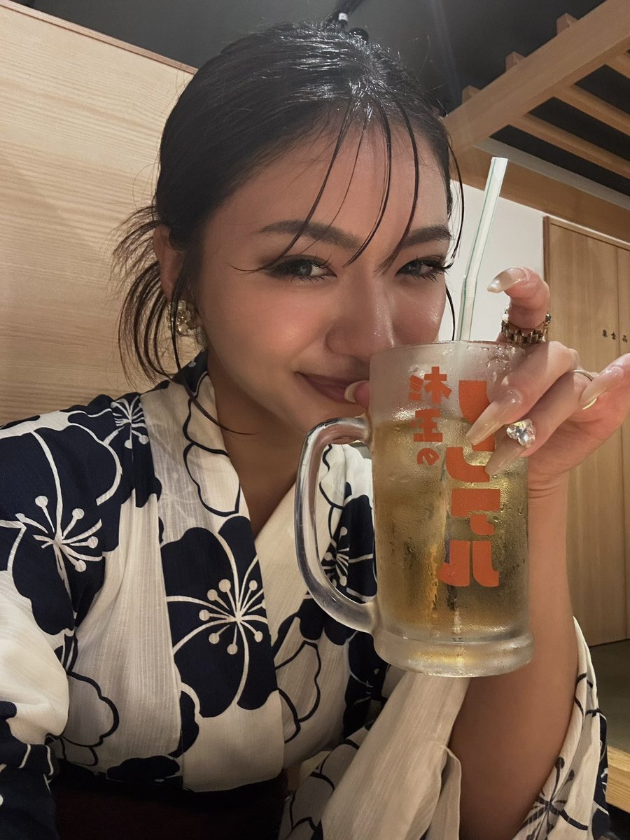 ___uno_k14___'s tweet photo. 今月もXの発信頻度上げて頑張ります！
人事歴はまだ6か月なので、ぜひ人事、広報担当の先輩方と繋がりたいです🙌🏼❤️

【自己紹介】
名前：Uno（人事のぎゃるねぇさん）
担当：人事、広報、会社の色々
経験：グラフィックデザイナー
MBTI：ISTP
好きなこと：美味しいご飯と筋トレ
⚠️見た目以上にお酒が飲めません！！！

日々のアウトプットと学びの場として、発信していきますので仲良くしていただけたら嬉しいです🌼

#拡散希望 #人事 #広報