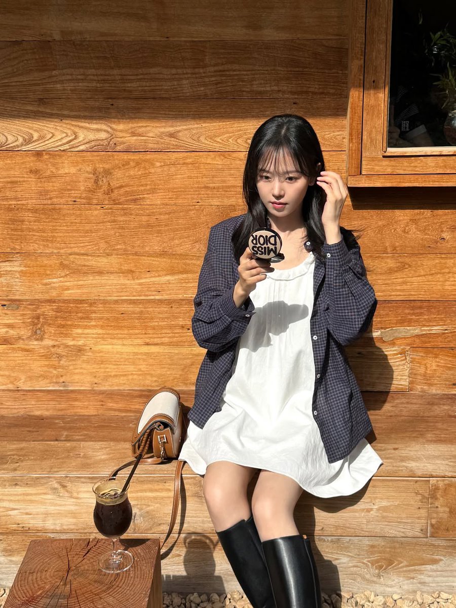 잠시만.......... 너무 예쁜데