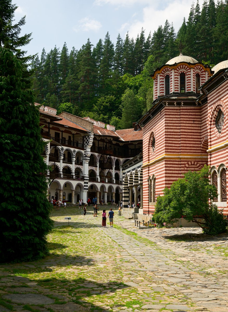 TravelTomorrowX's tweet photo. UNESCO treasure hidden in Bulgaria’s green peaks 🌲🙏
📍 Rila Monastery, Bulgaria
📸 Laurens R. Krol on Wikimedia Commons
@UNESCO #RilaMonastery #RilaMountains #Bulgaria #SacredPlaces #CulturalHeritage #UNESCOHeritage #HistoricMonuments https://t.co/CZGbgr4ljo